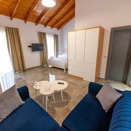 Santa Oliva Suites Ksamil Exterior foto