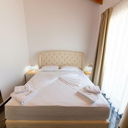 Santa Oliva Suites Ksamil Exterior foto